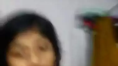 Model exposes her small XXX tits with perky sex nipples in Desi show