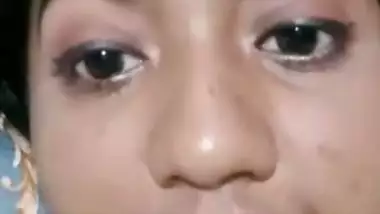 Village GF topless selfie for boyfriend exposed