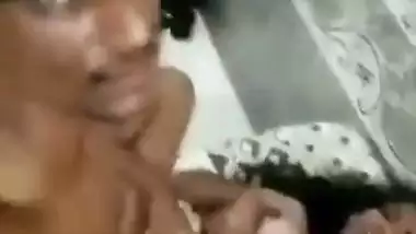 Young guy fucks his GF’s tight pussy in Tamil sex video