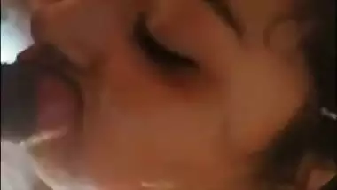 Mature Indian aunty blowjob facial