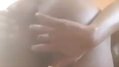 Sexy Indian girl Shows her Nude Body