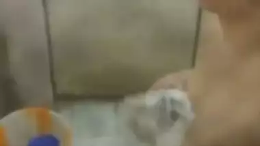 Beautiful desi girl bathing hidden spy porn