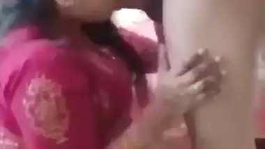 Desi milf gives an Indian blowjob to her husband’s friend