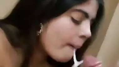 Wife gives an Indian blowjob on her suhagrat night
