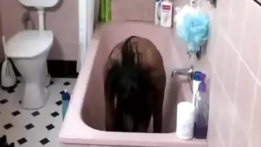 Sri lankan girl bath part 02