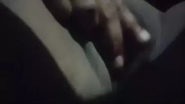 Bengali girl rubbing pussy in horny mood viral MMS