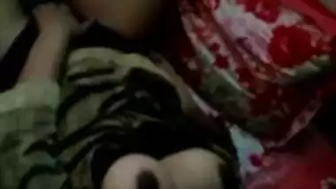 Super hot desi girl slithers in bed and showcases