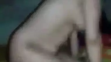 Big boob cousin shows her shaved pussy in nude MMS