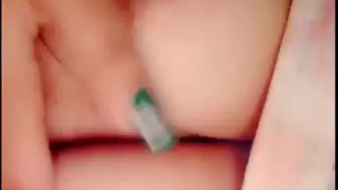 Chubby girl records her nude MMS to send to her fiance