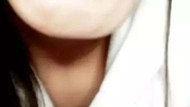 Gorgeous college girl naked big boobs show on video call