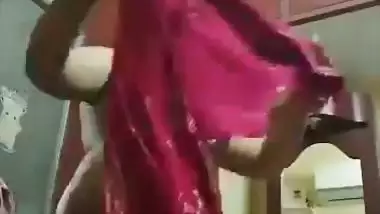 Dress changing chubby aunty video