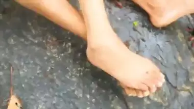 Daring xxx outdoor MMS of a milf with her neighbor