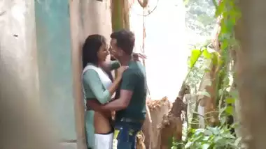 Indian Gym guy standing and fucking GF outdoor spy vid