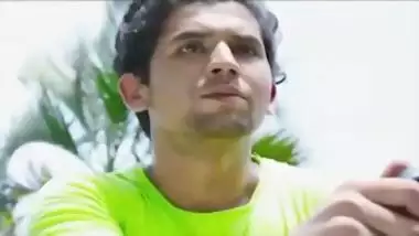 Bhai Ke Dost Ne Achanak Akar Bathroom Me Kari Chudai